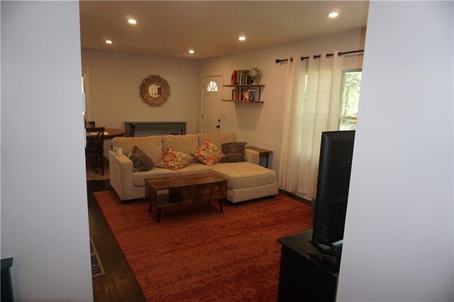 Building Photo - 2163 Lilac Ln