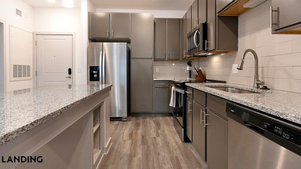 Building Photo - 6000 Front St