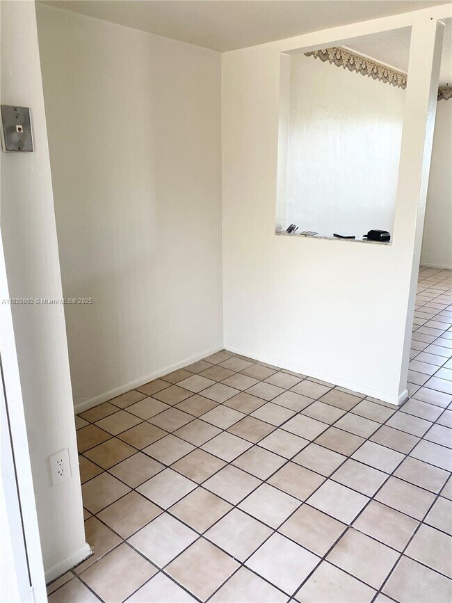 Building Photo - 6154 SW 38th St