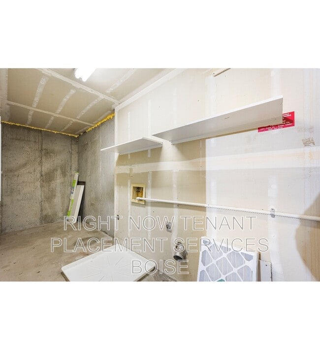 Building Photo - 1760 Woodbridge Ln