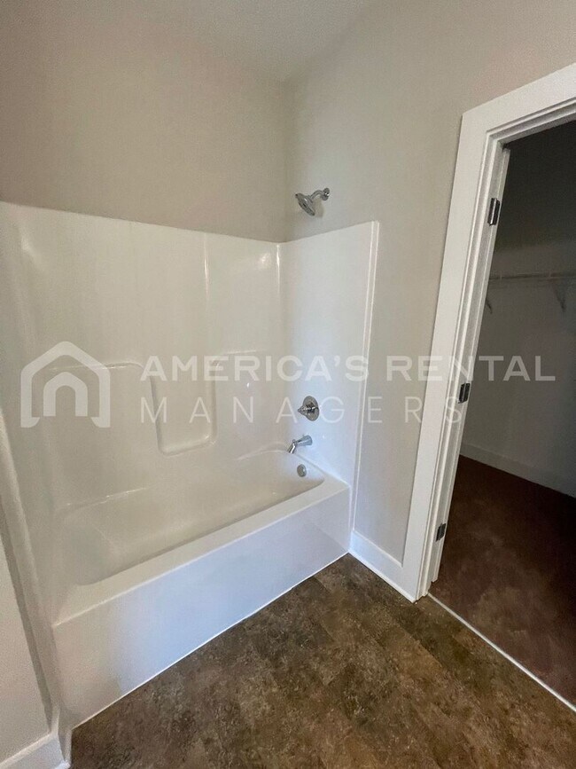 Building Photo - Home for Rent in Brookwood, AL... Available to View Now!!!