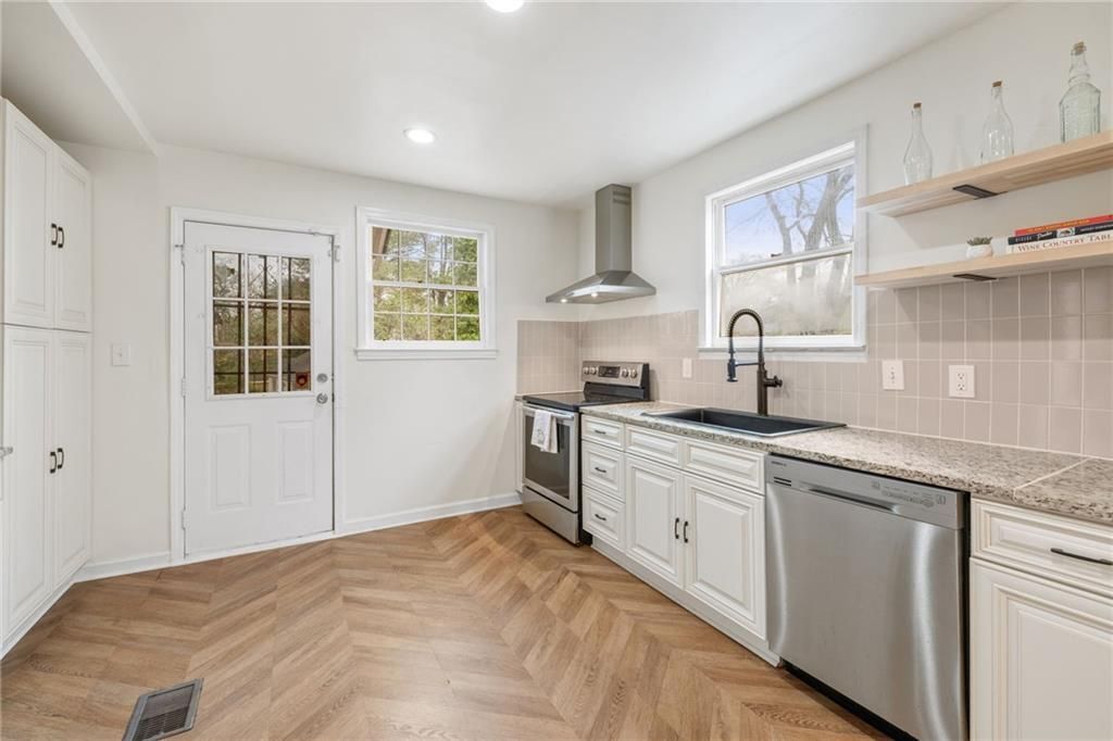 Building Photo - 1649 Beecher St SW