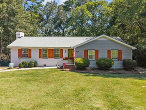 Building Photo - Gorgeous Mid-Century Modern Ranch in West Raleigh near NCSU and Lake Johnson - Fenced-in Backyard!