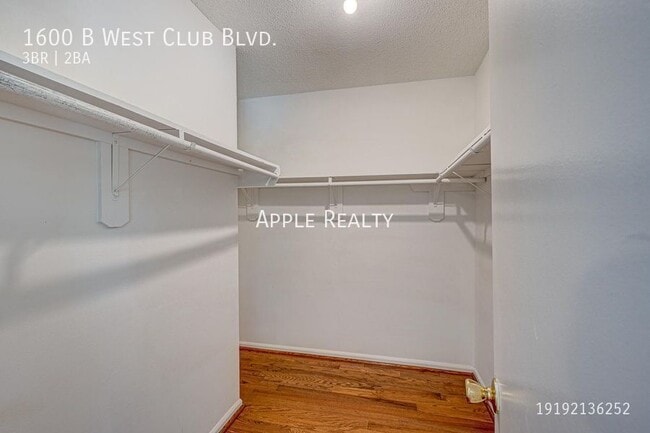 Building Photo - 1600 W Club Blvd