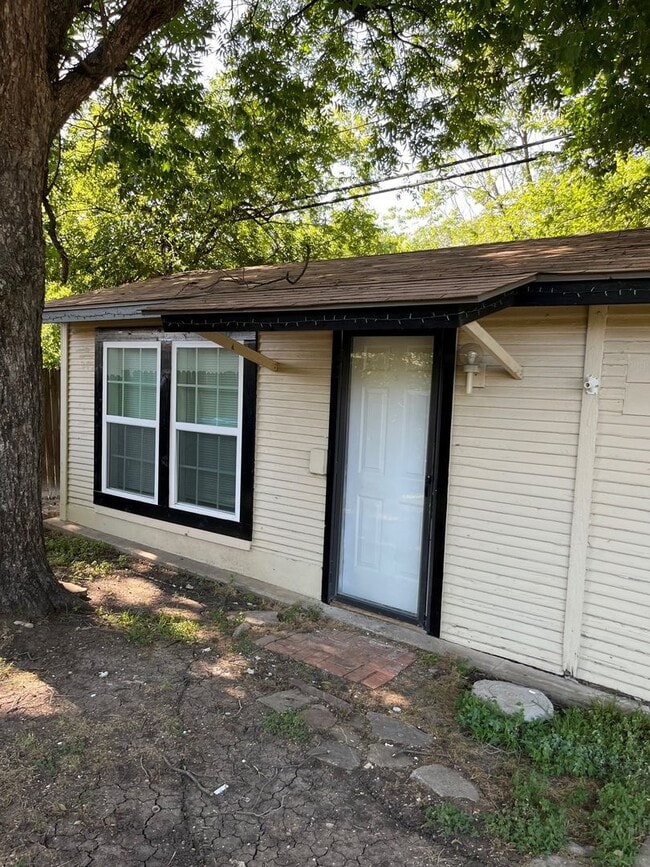 Building Photo - 2937 Wilkinson Ave