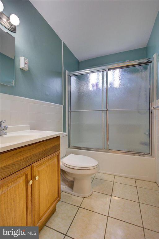 Building Photo - 335 E Lancaster Ave