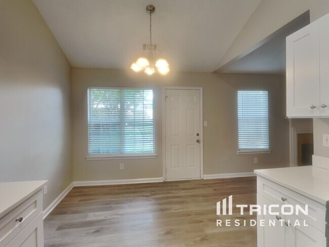 Building Photo - 5093 River Overlook Way