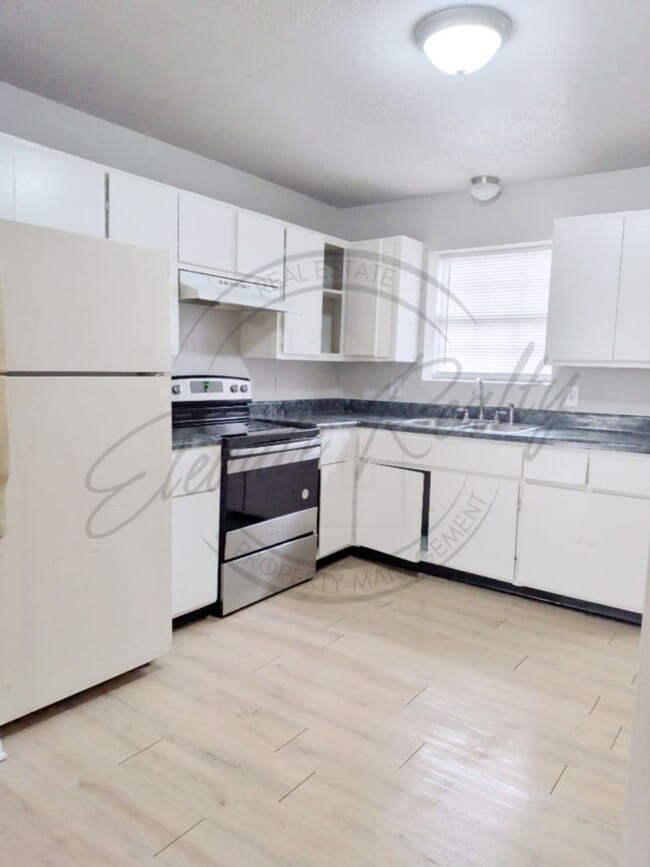 Building Photo - On Special: Two Bedroom Ranch Duplex in North Gallatin!