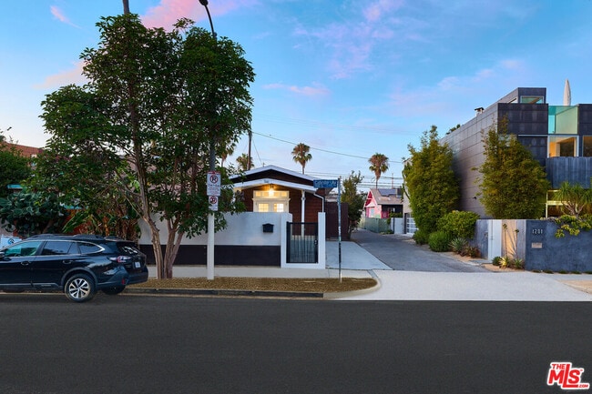 Building Photo - 1141 Cabrillo Ave
