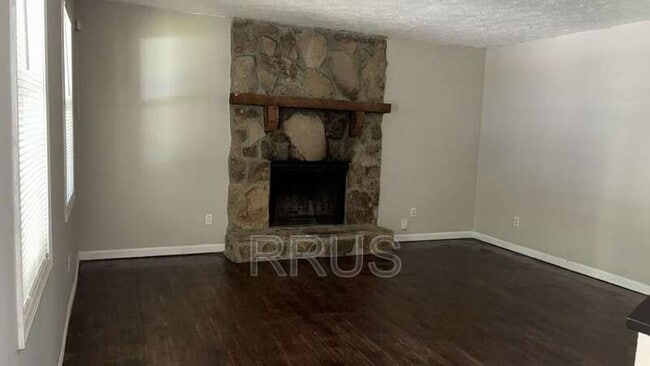 Building Photo - 2934 Lakemont Dr SW