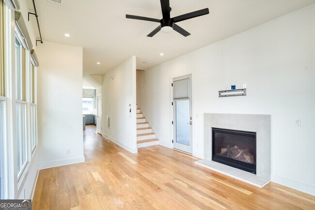 Building Photo - 157 Ravenhurst Ln