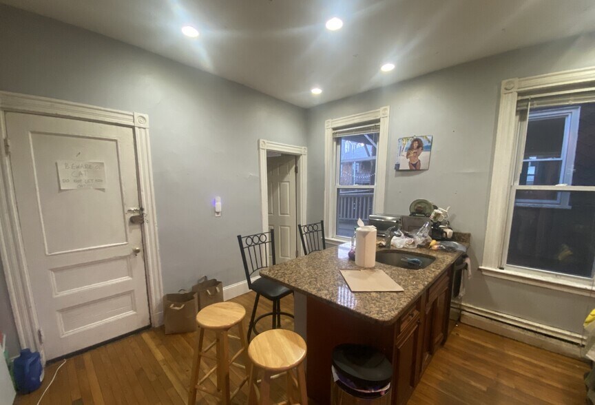 Building Photo - 36 Cherokee St