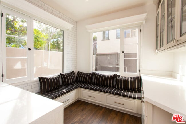 Building Photo - 153 N Arnaz Dr