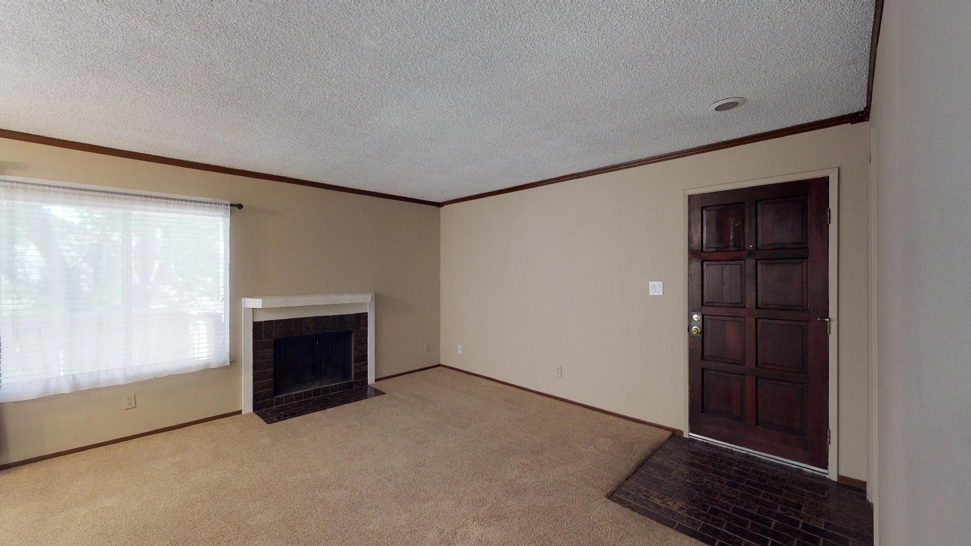 Building Photo - 3701 Colonial Dr