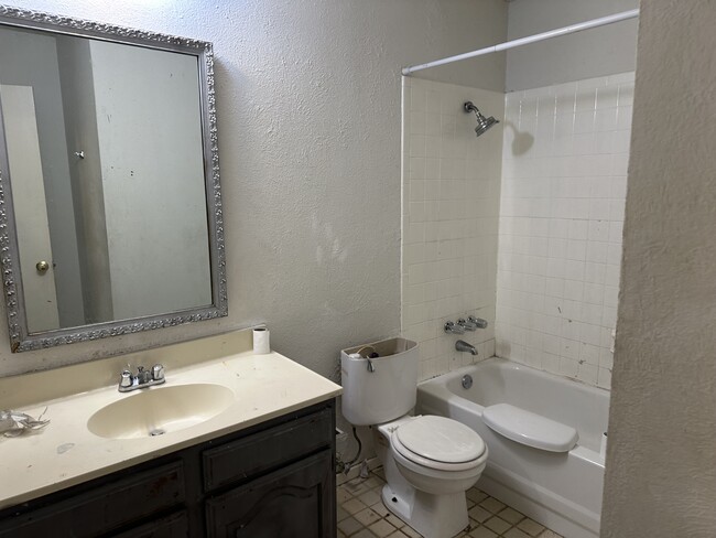 Building Photo - 4511 Menzer Rd