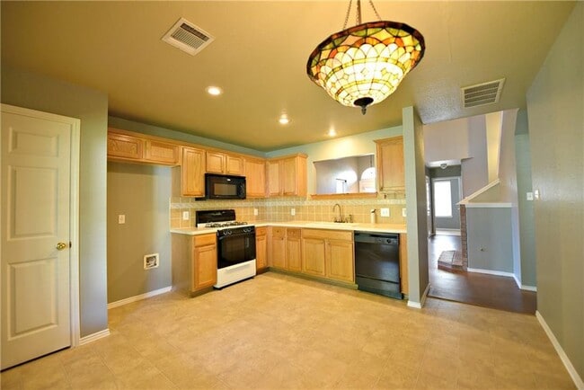 Building Photo - 2813 Greenlee Dr
