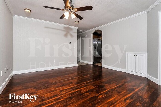 Building Photo - 4635 Dillwyn Dr