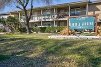 Building Photo - Modern 2/BR 1/BA Gem with Stylish Finishes...