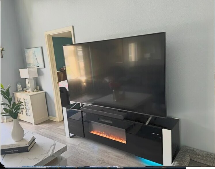 Building Photo - 1516 Gulfview Dr