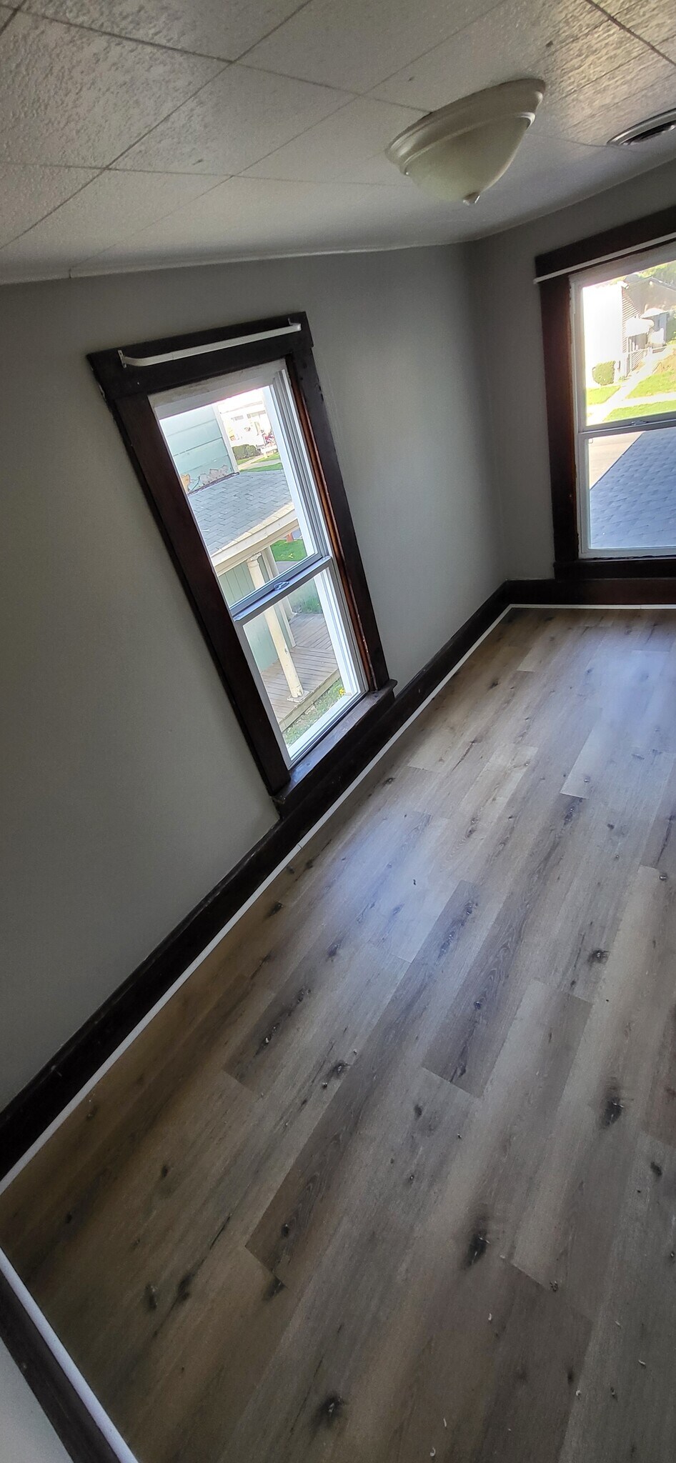 Building Photo - 315 S Maple St