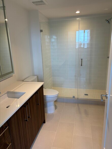 Building Photo - 1408 Brickell Bay Dr