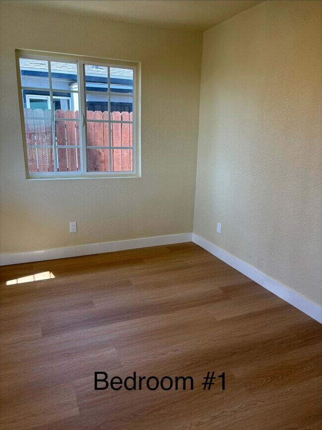 Building Photo - 932 N Gage Ave