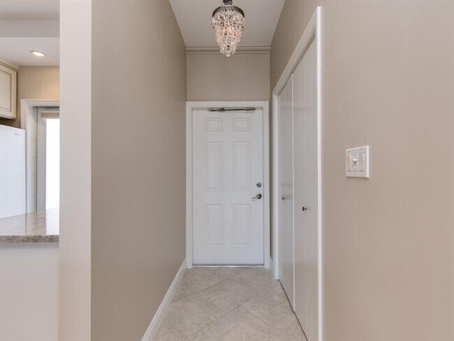 Building Photo - 750 N Ocean Blvd