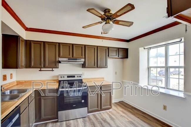 Building Photo - 4705 White Tail Ct
