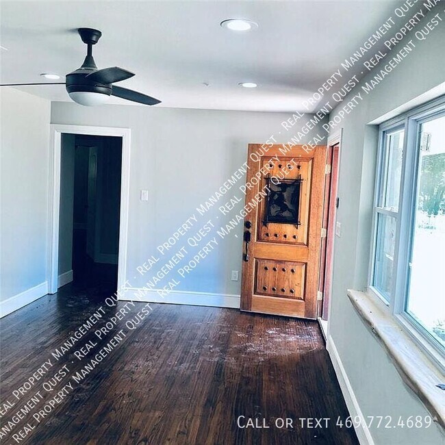 Building Photo - 4310 Vandervort Dr