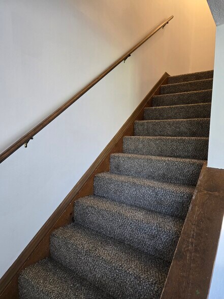 Building Photo - 5645 Chatford Dr