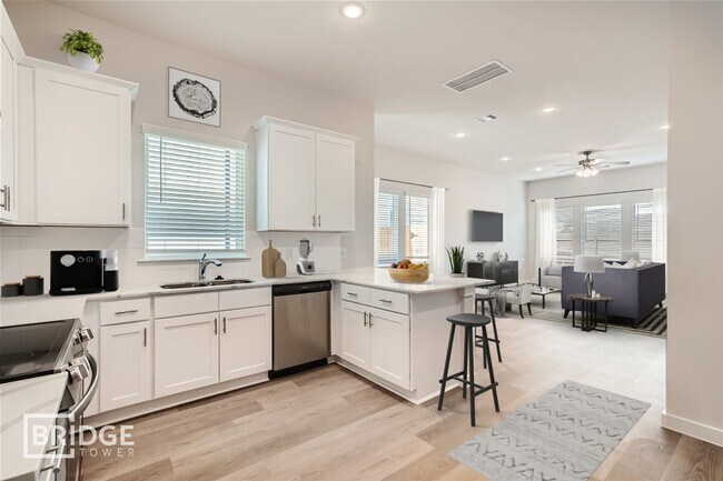 Building Photo - OXFORD-33122 Willow Heights Ln, Magnolia, ...