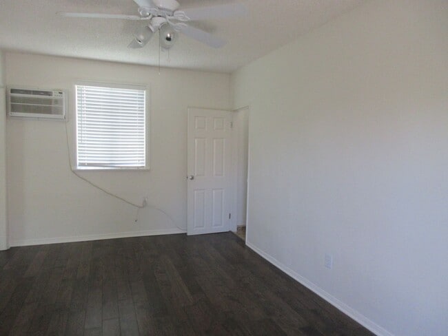 Building Photo - Reduced PRICE!!!  Adorable renovated Guest...