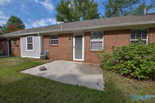 Building Photo - 109 Cove Crest Dr