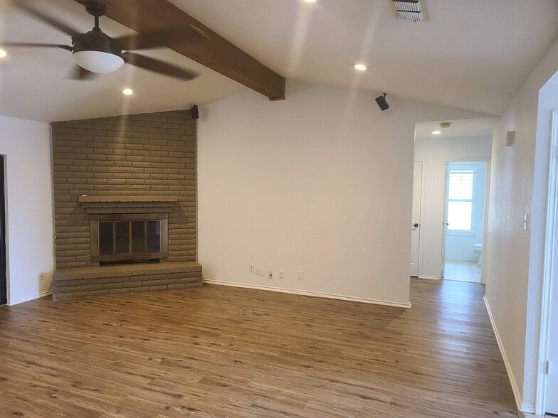 Building Photo - 4810 Cherry Tree Dr