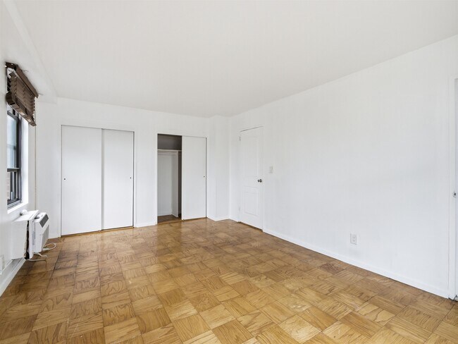 Building Photo - 10 Huron Ave