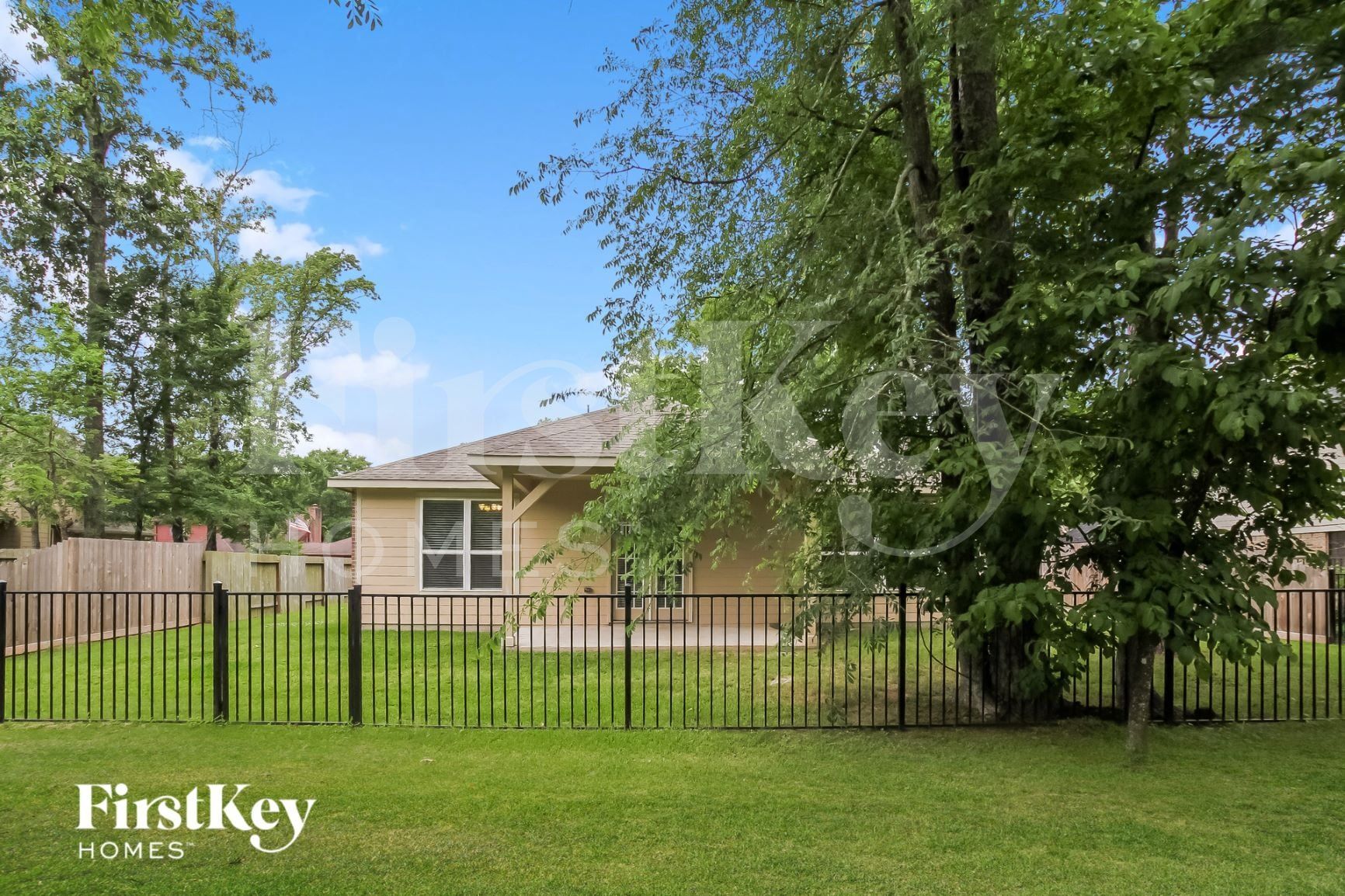 Building Photo - 16106 Broadwater Dr