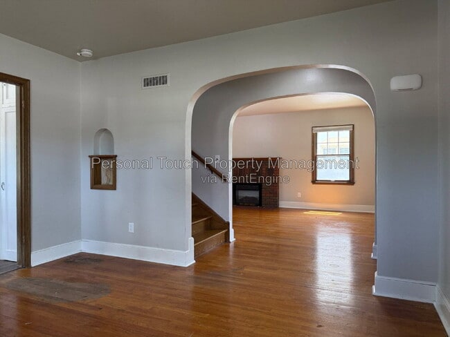 Building Photo - 704 8th St S