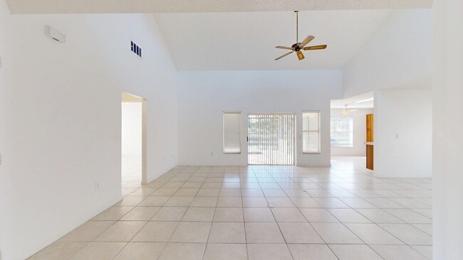 Building Photo - 704 49th St E