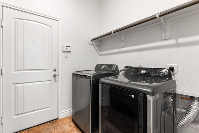 Building Photo - 3318 Elizabeth Springs Ct