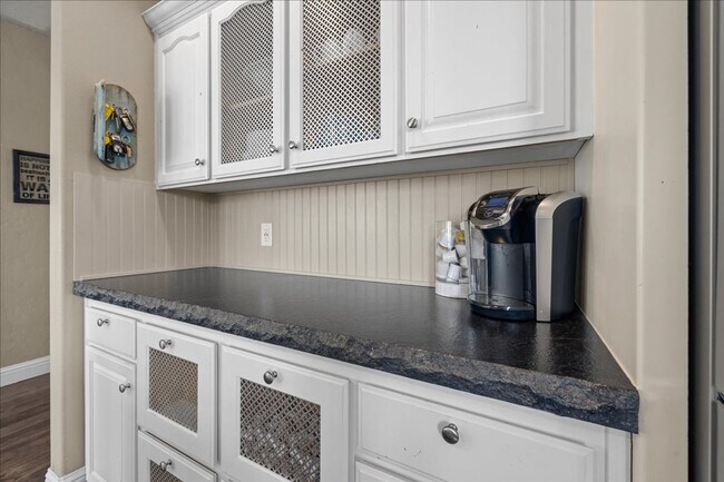 Building Photo - 2279 S Bear Claw Way