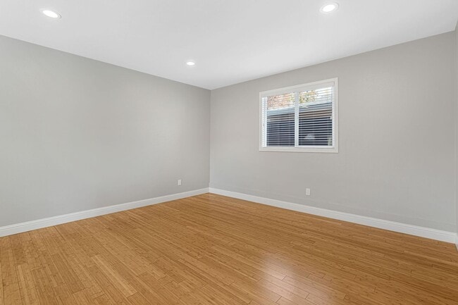 Building Photo - Spacious 4BR/3BA Home in Top-Rated School District!