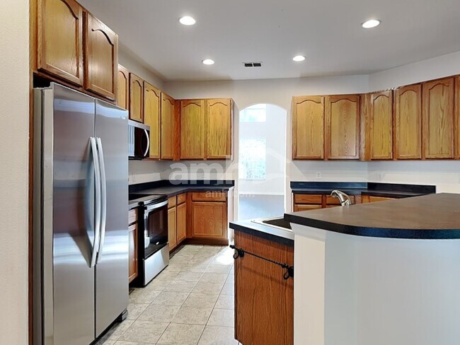 Building Photo - 1749 Oak Grove Chase Dr