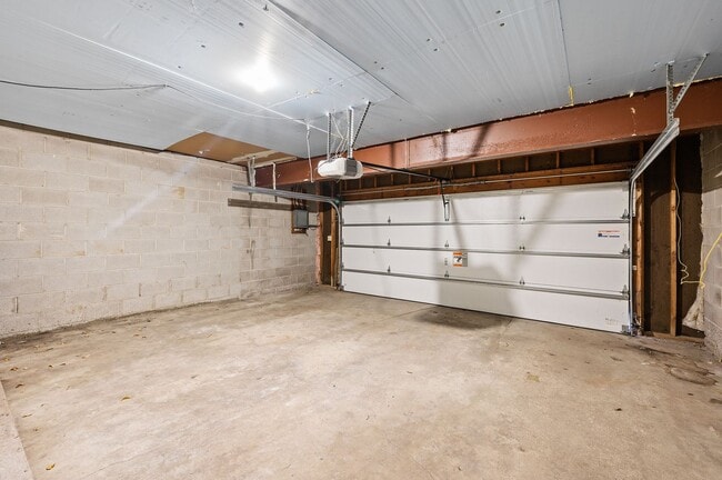 Building Photo - 3192 Cleveland Ave N