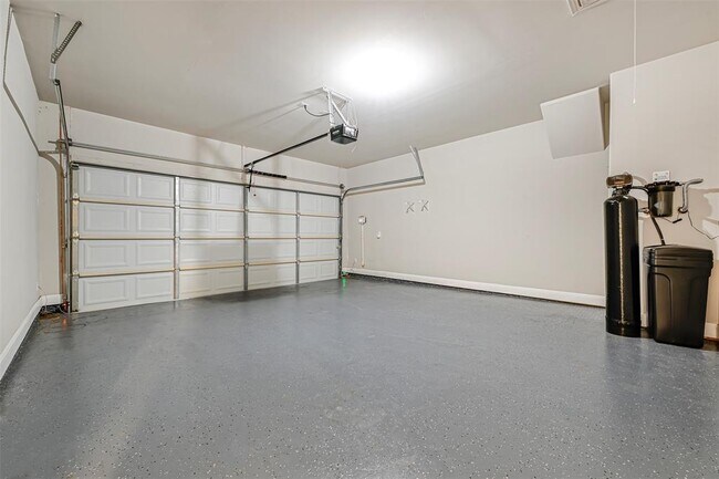 Building Photo - 18033 Bassano Ave