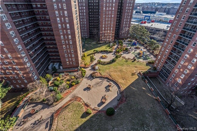 Building Photo - 97-40 62nd Dr