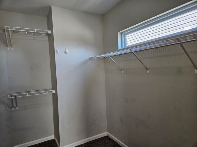 Building Photo - Great Home ! Great Schools !