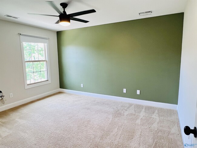 Building Photo - 104 Woodvale Dr