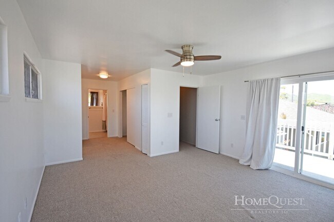 Building Photo - 443 Maluniu Ave