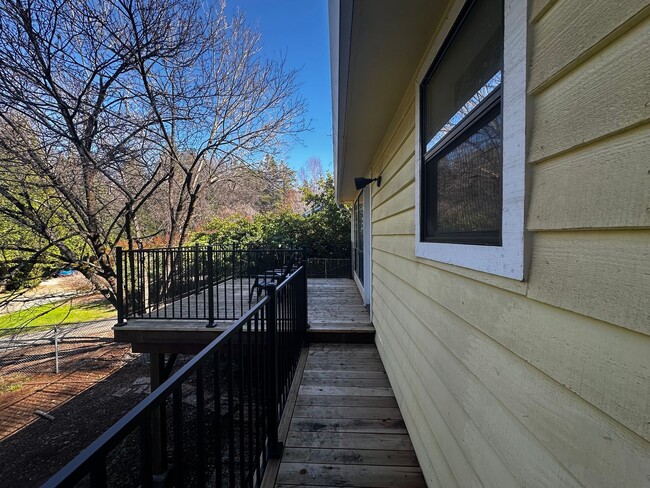 Building Photo - Light Filled 4 Bedroom 2.5 Bathroom Two-St...