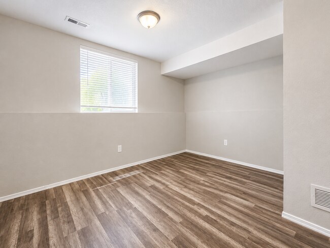 Building Photo - 803 S Logan Ave